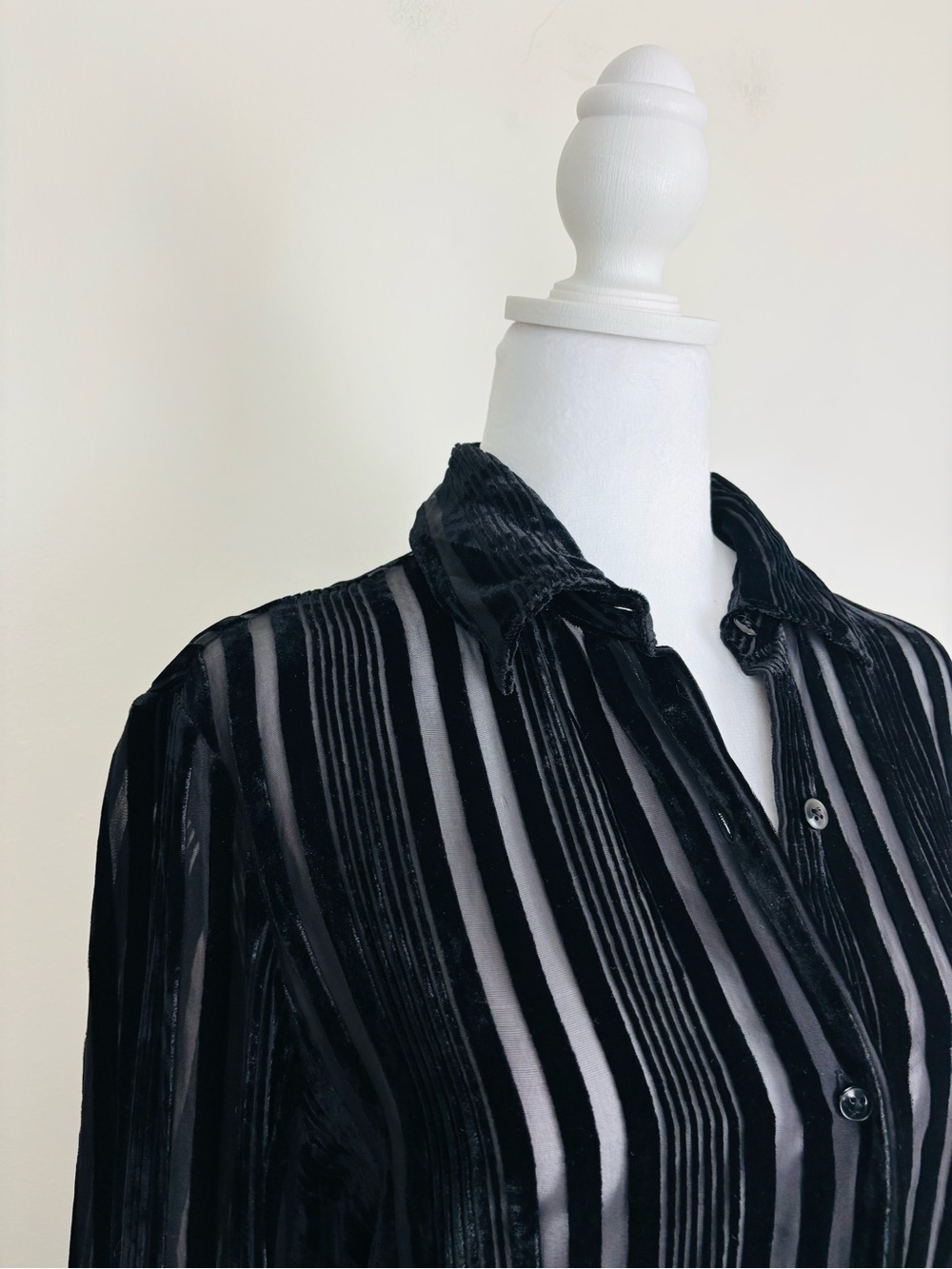 Vintage Express chiffon velvet silk blend sheer stripe button front shirt. Med - Picture 7 of 8